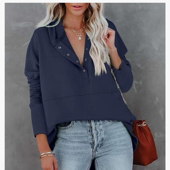 Sweatshirt - Picture 2 of 5